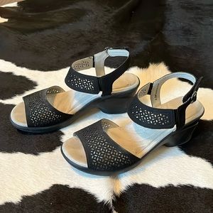 JBU Black Sandals, worn maybe 2 times. No wear on heals, no marks. Size 9.5